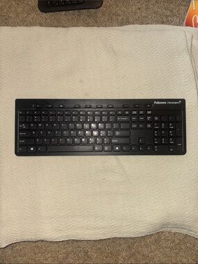Fellowes Black Wireless Keyboard